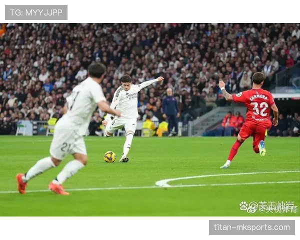 巴尔韦德重温皇马三冠王辉煌：那段传奇岁月永不褪色