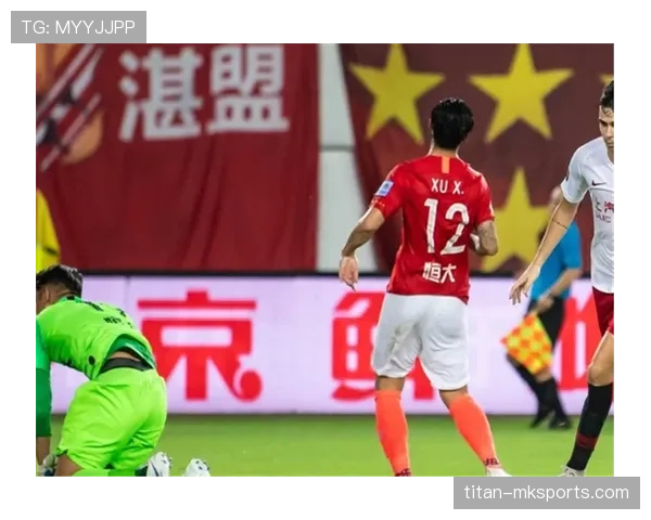 塞内西揭幕战稳健发挥,助球队争冠前景明朗 塞内西揭幕战稳健发挥,助球队争冠前景明朗