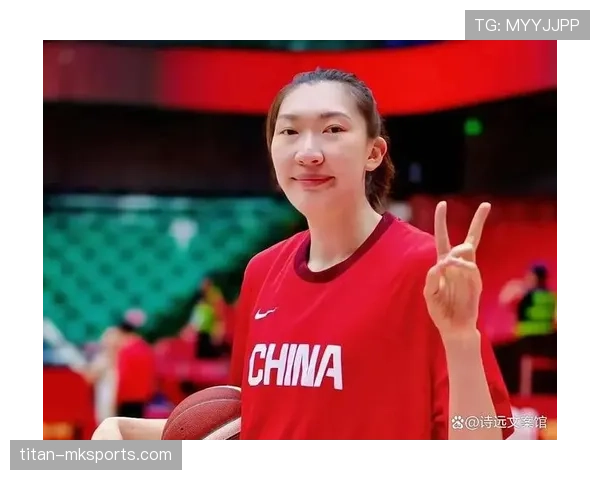 韩旭上场像坦克，场下像拿着香槟的社交女王，这差距我真服